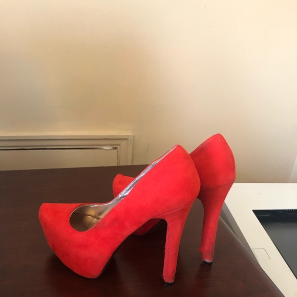 Red 4 inch heels from Charlotte Russe. - Picture 5 of 6